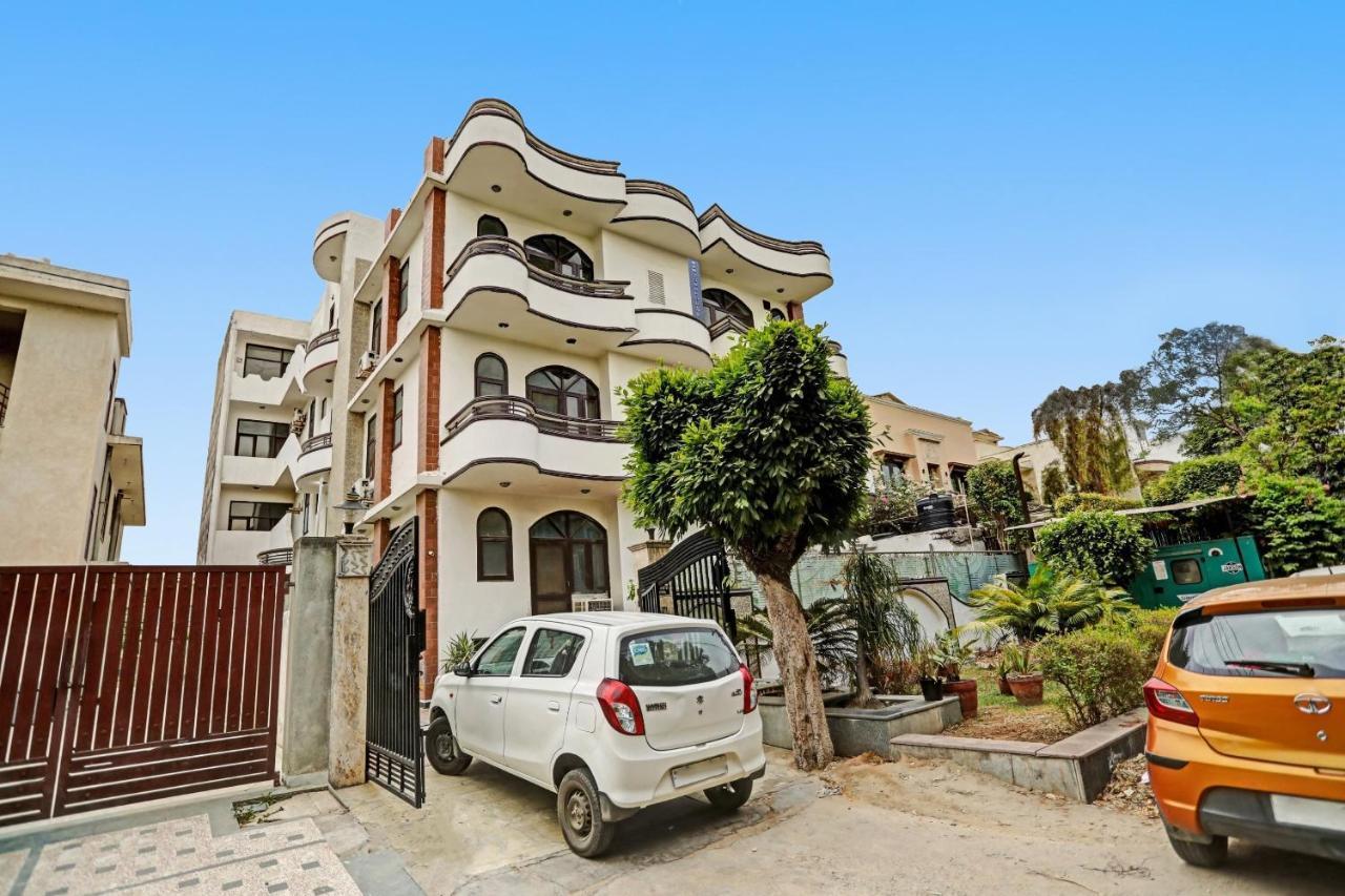 Townhouse The Premier View Near Iskcon Temple Noida Hotell Exteriör bild