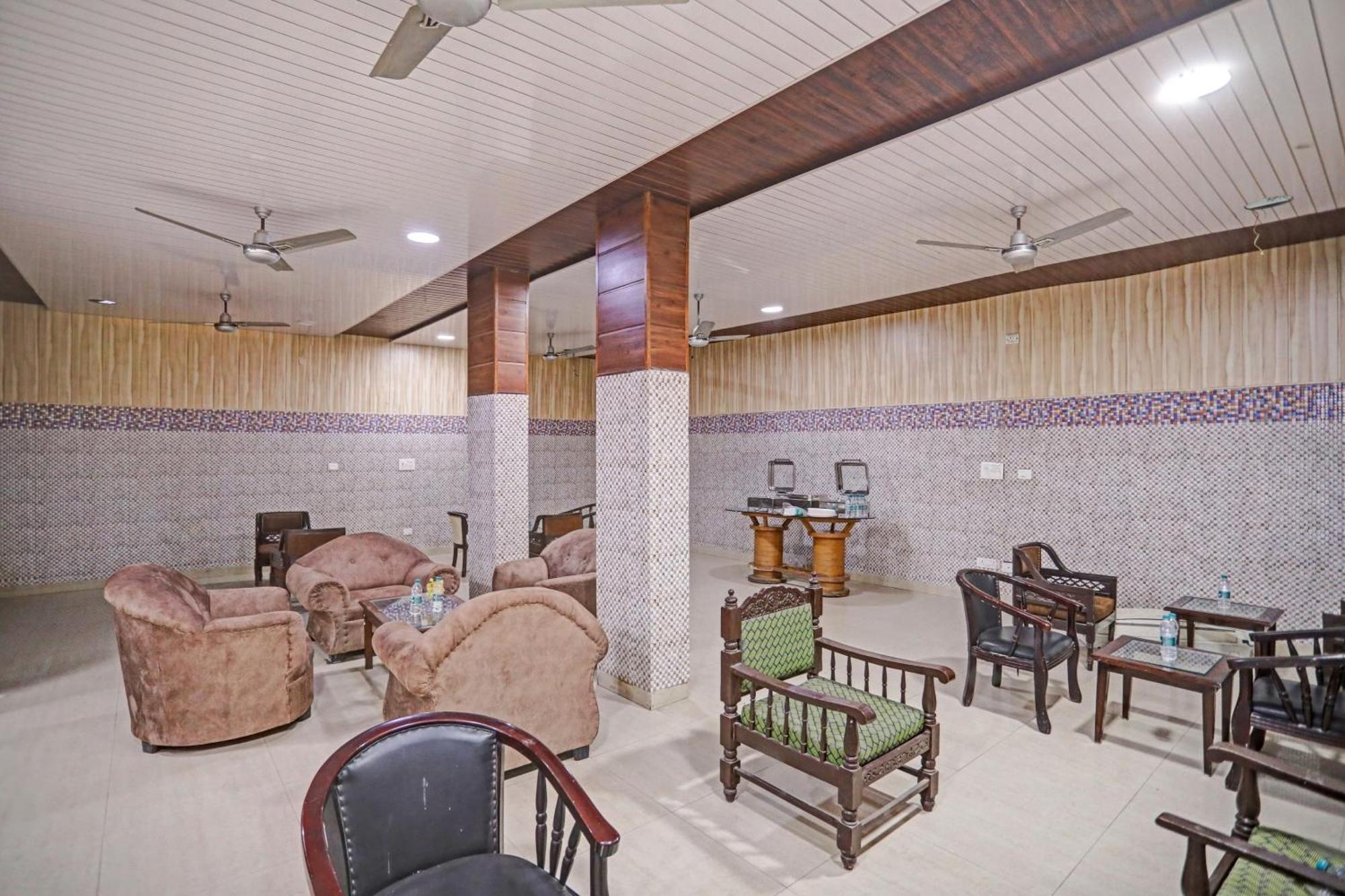 Townhouse The Premier View Near Iskcon Temple Noida Hotell Exteriör bild