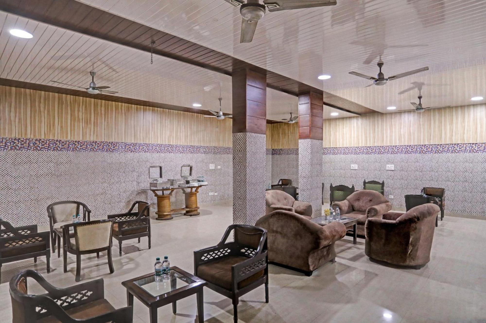 Townhouse The Premier View Near Iskcon Temple Noida Hotell Exteriör bild